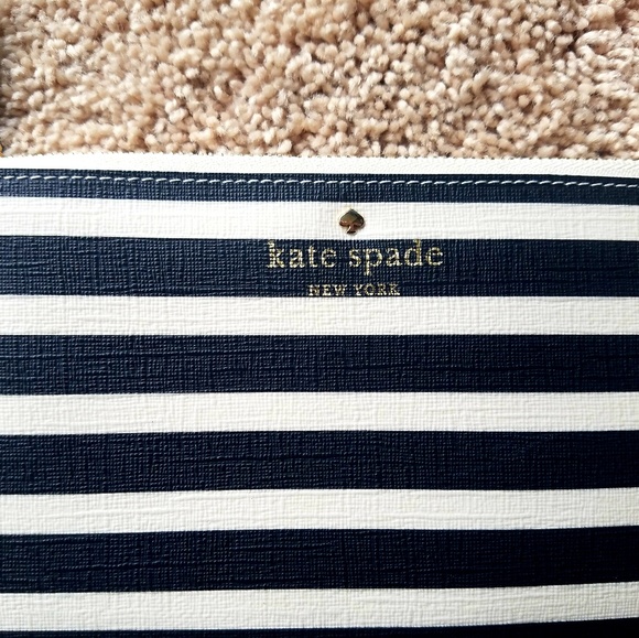 Kate Spade Wristlet - Picture 2 of 5